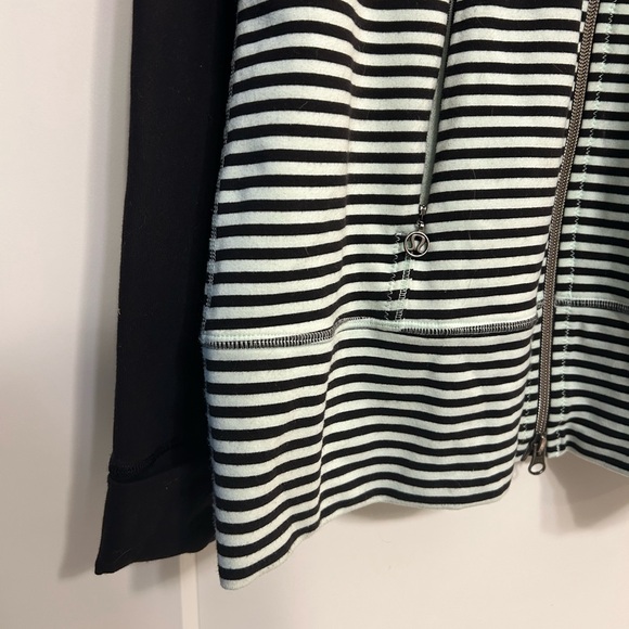Lululemon Daily Yoga Full Zip Jacket in Mint Moment Black - Picture 5 of 13